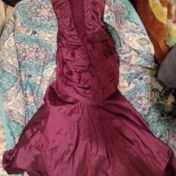 Three dresses - Picture 15 of 15